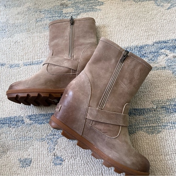 SOREL Joan Of Arctic Wedge II Boot Size 8.5 EUC Tan - Picture 4 of 10